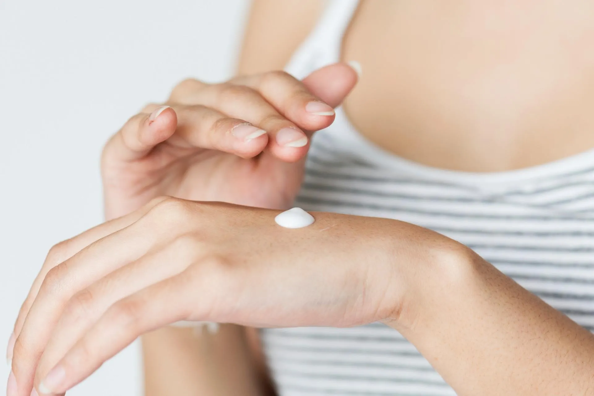 Applying hormone cream to the skin